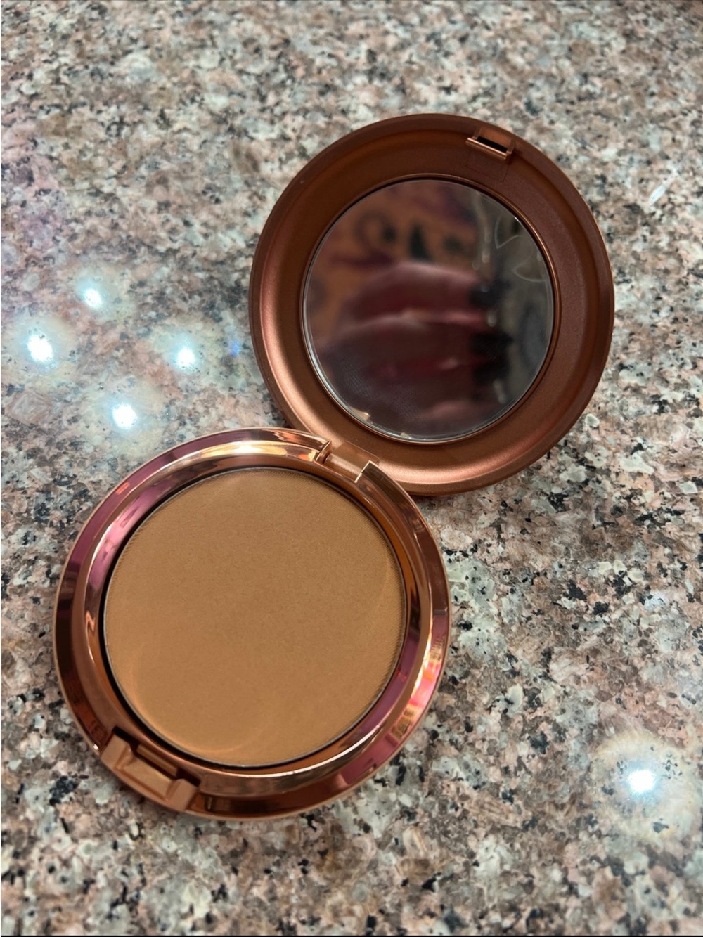 MAC Cosmetics bronzer - Picture 3 of 3